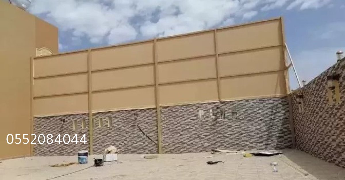 تركيب سواتر بلاستيك قوية بتصاميم متنوعة لحماية الخصوصية في الأحساء والهفوف.